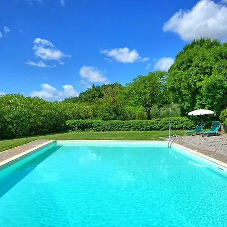 Montecchio Sleeps 6 With Pool