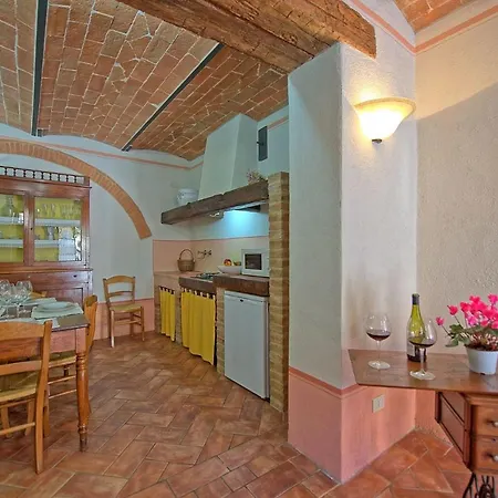 Appartamento Montecchio Sleeps 6 With Pool *