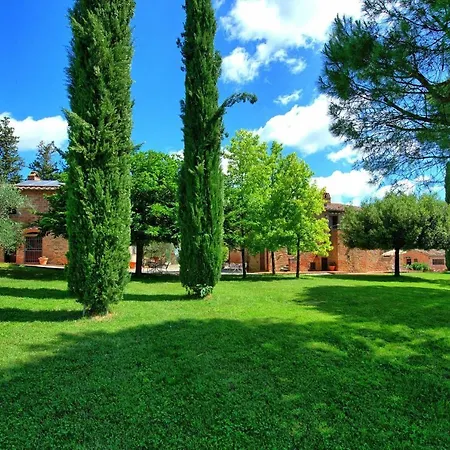 Montecchio Sleeps 6 With Pool