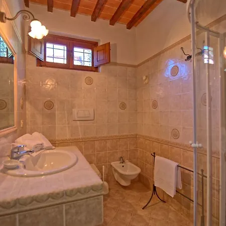 Apartment Montecchio Sleeps 6 With Pool *