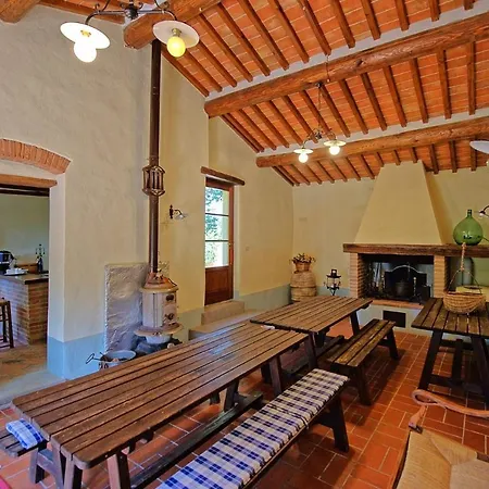 Apartment Montecchio Sleeps 6 With Pool Cortona